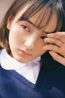 动漫美女扒开内衣吃奶